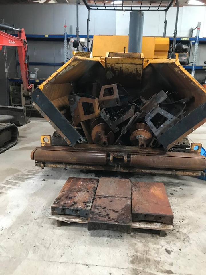 Pavimentadora de asfalto ABG TITAN 325 and runs and runs: foto 12