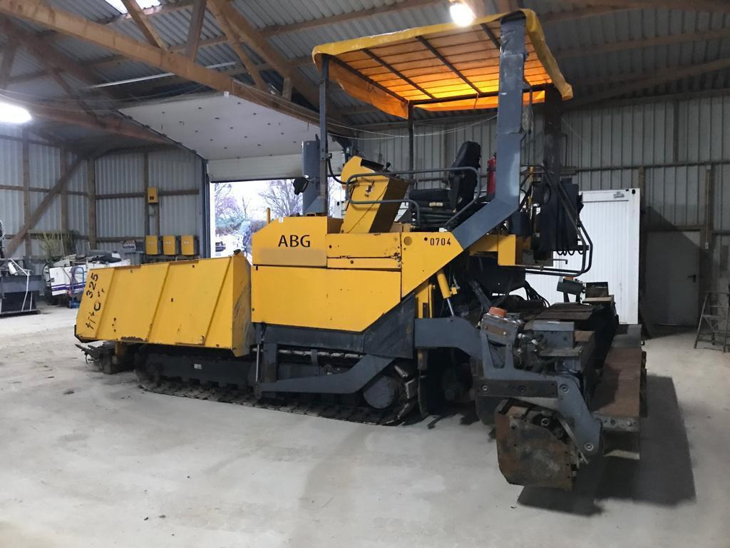 Pavimentadora de asfalto ABG TITAN 325 and runs and runs: foto 20