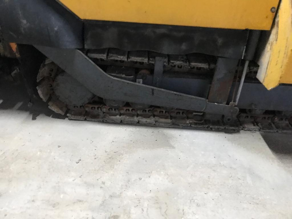 Pavimentadora de asfalto ABG TITAN 325 and runs and runs: foto 7