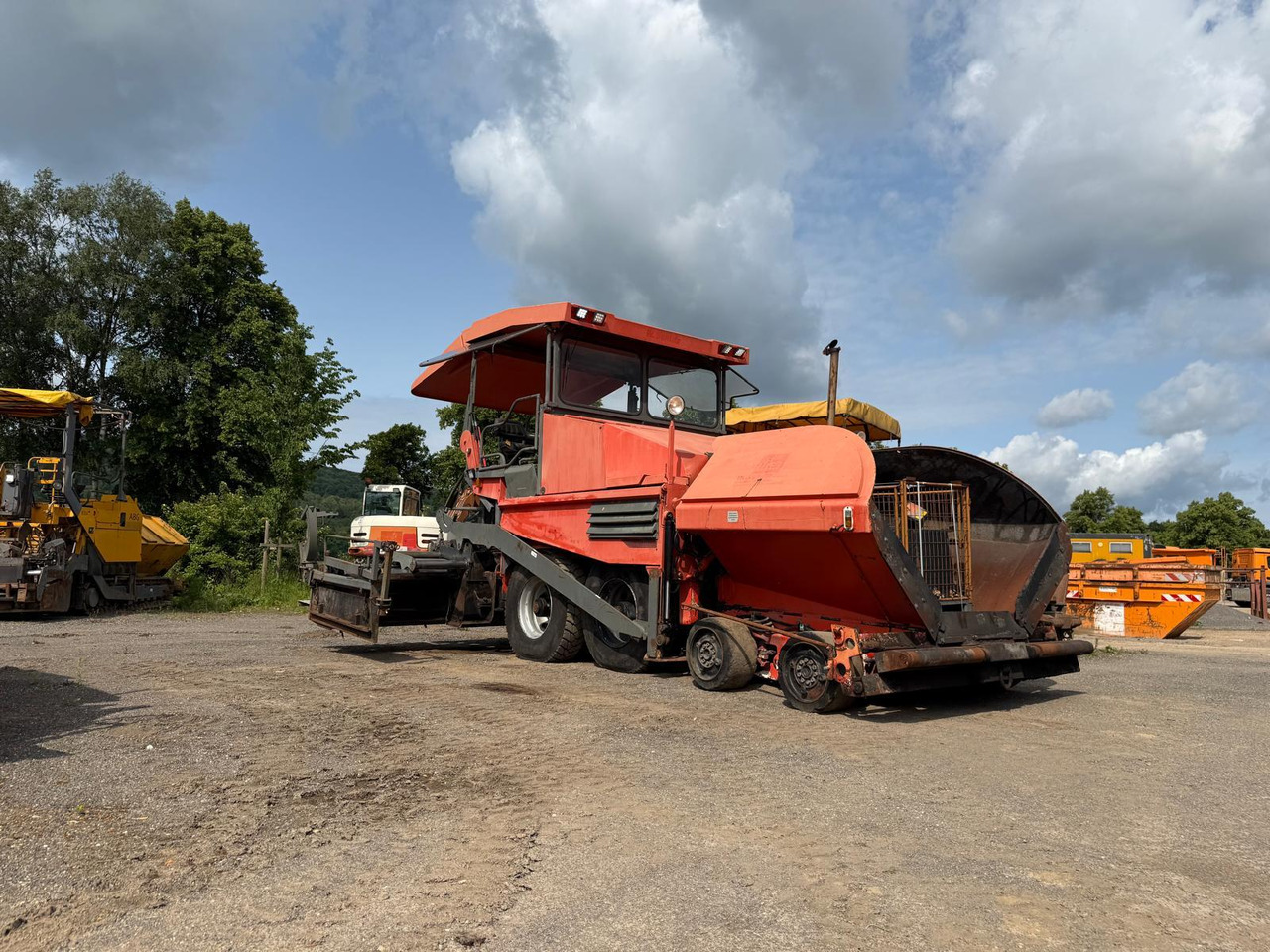 Demag-Dynapac DF135P powerfull 4-axle-paver - Pavimentadora de asfalto: foto 2 Demag-Dynapac DF135P powerfull 4-axle-paver - Pavimentadora de asfalto: foto 2
