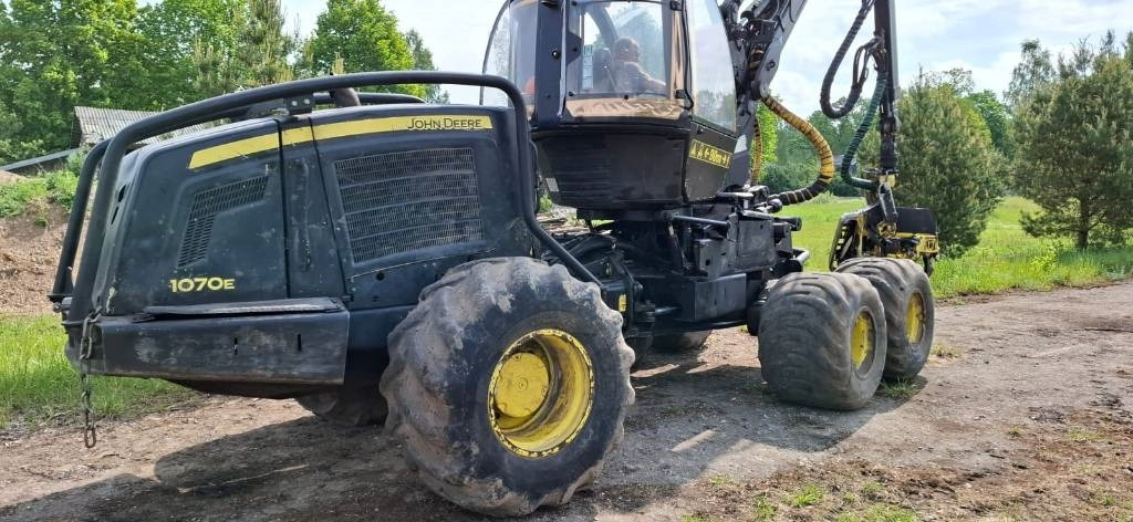 John Deere 1070 E - Procesadora forestal: foto 2 John Deere 1070 E - Procesadora forestal: foto 2