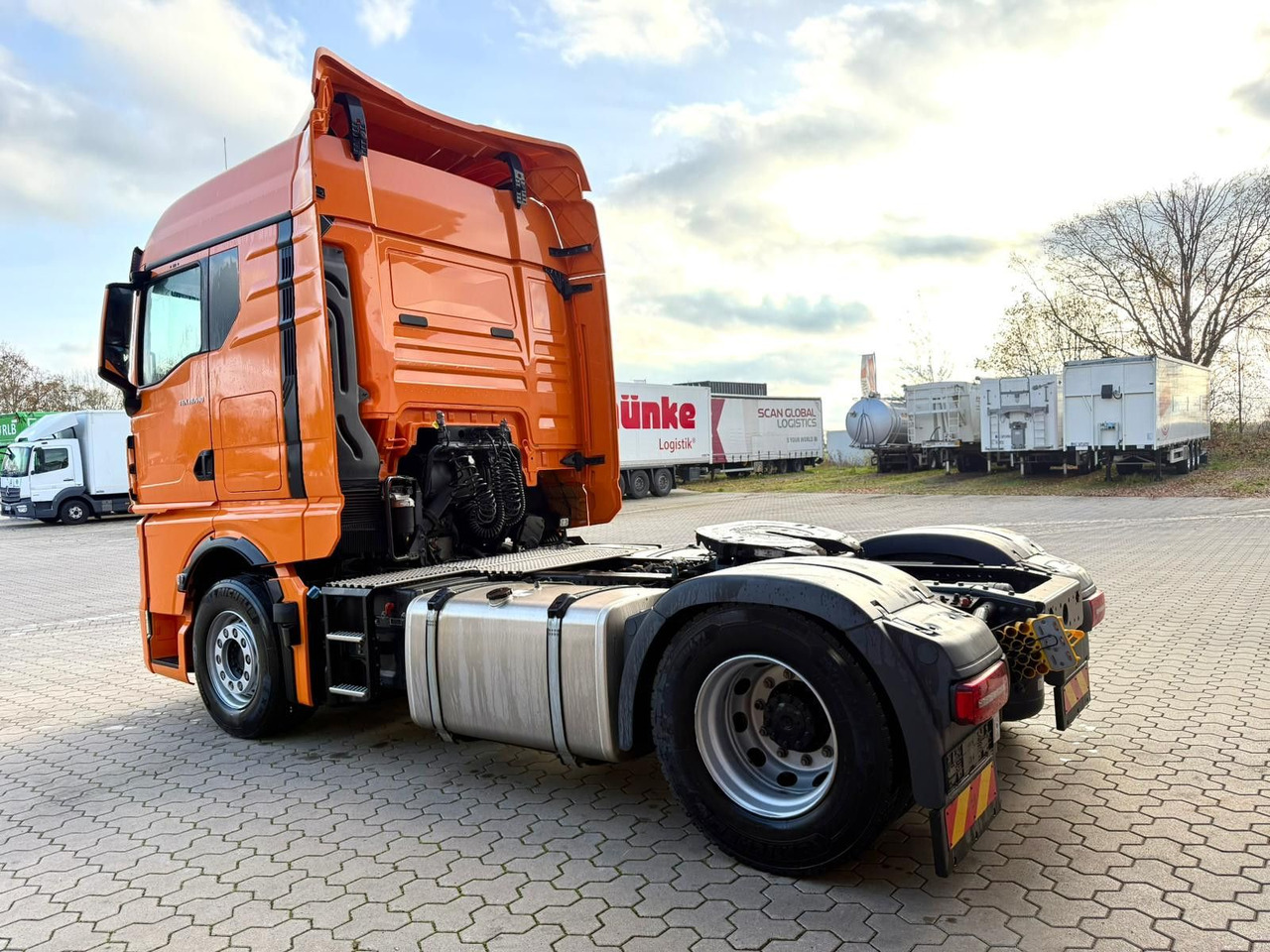 MAN TGX 18.510 23.000km!! Top Zustand - Cabeza tractora: foto 4 MAN TGX 18.510 23.000km!! Top Zustand - Cabeza tractora: foto 4