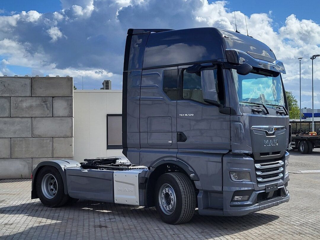 MAN TGX 18.520 GX 4x2 BL SA Euro 6 Sofort Verfügbar - Cabeza tractora: foto 2 MAN TGX 18.520 GX 4x2 BL SA Euro 6 Sofort Verfügbar - Cabeza tractora: foto 2