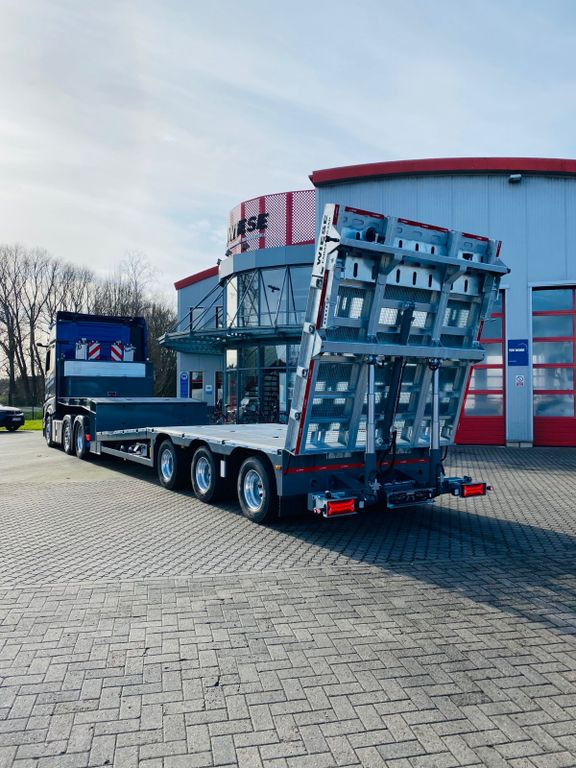 Gabelstapler/Arbeitsbühnentransporter Klapprampe - Semirremolque góndola rebajadas: foto 2 Gabelstapler/Arbeitsbühnentransporter Klapprampe - Semirremolque góndola rebajadas: foto 2
