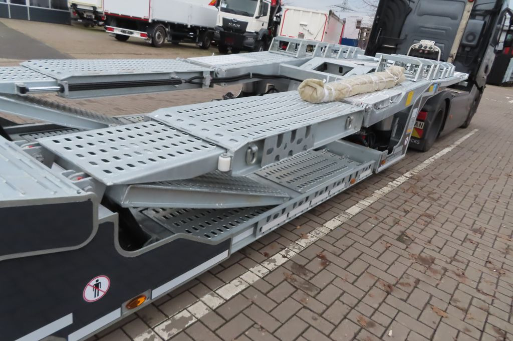 Semirremolque portavehículos Kässbohrer K.SOK Truck/Car Transporter, Novagrau: foto 9