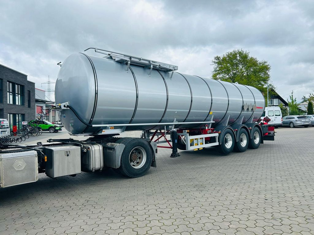 Kässbohrer STS.SS Edelstahl Tankauflieger Bitumen 32m³ - Semirremolque cisterna: foto 1 Kässbohrer STS.SS Edelstahl Tankauflieger Bitumen 32m³ - Semirremolque cisterna: foto 1