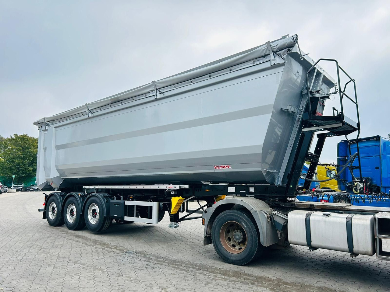 Kempf SKM 36/3 SR-Membran Stahl Halbrundmulde 50m³ - Semirremolque volquete: foto 3 Kempf SKM 36/3 SR-Membran Stahl Halbrundmulde 50m³ - Semirremolque volquete: foto 3