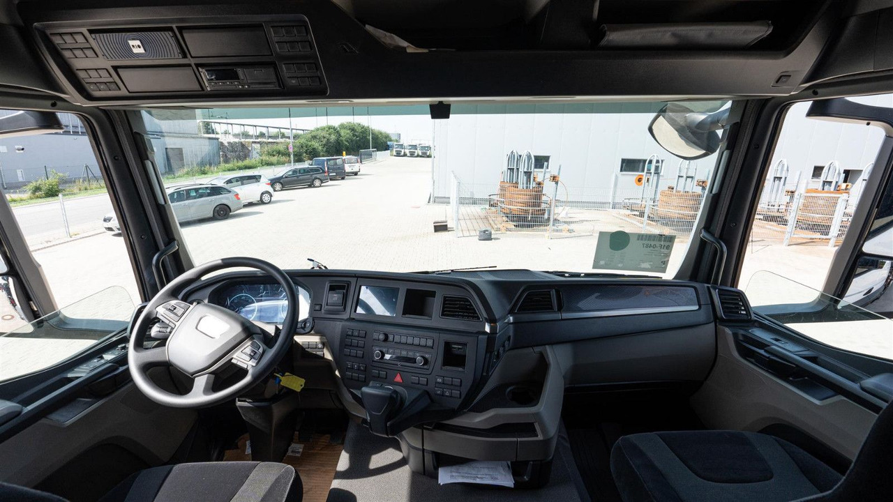 MAN 35.470 8x2 Kran F710 RA2.26 - Camión caja abierta, Camión grúa: foto 3 MAN 35.470 8x2 Kran F710 RA2.26 - Camión caja abierta, Camión grúa: foto 3