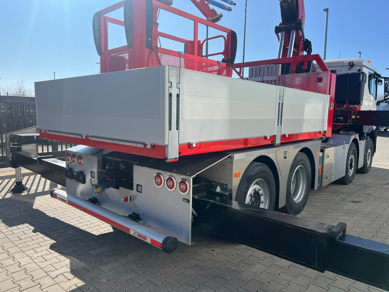 Camión caja abierta, Camión grúa MAN 8x4 mit F1150RA.2.28 L616 Winde, 2.per. Korb: foto 12
