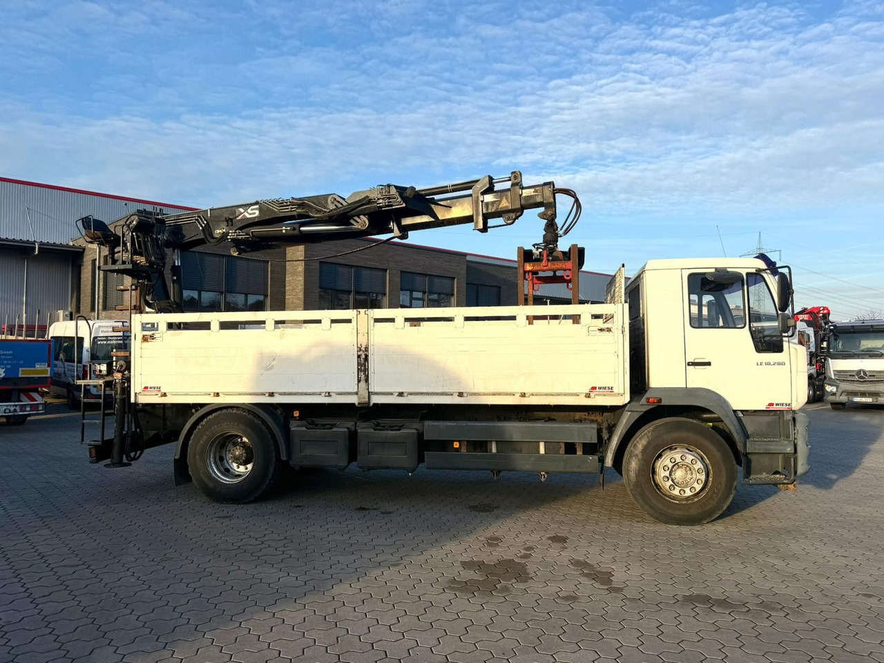 Camión grúa MAN LE 18.280 Pritsche mit HIAB 133 K PRO/HIPRO Kran: foto 6 Camión grúa MAN LE 18.280 Pritsche mit HIAB 133 K PRO/HIPRO Kran: foto 6