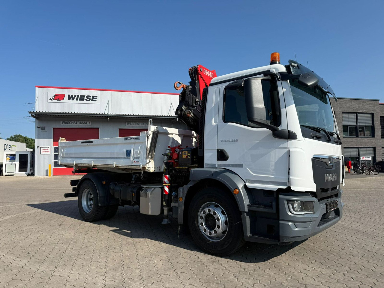 MAN TGM 18.320 4x2 BB Kran Fassi F135 Kipper Meiller - Camión grúa: foto 5 MAN TGM 18.320 4x2 BB Kran Fassi F135 Kipper Meiller - Camión grúa: foto 5