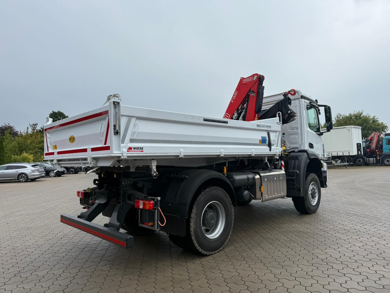 Mercedes-Benz Arocs 1835 4x2 Meiller Fassi F135 Kran Kipper - Camión grúa: foto 3 Mercedes-Benz Arocs 1835 4x2 Meiller Fassi F135 Kran Kipper - Camión grúa: foto 3