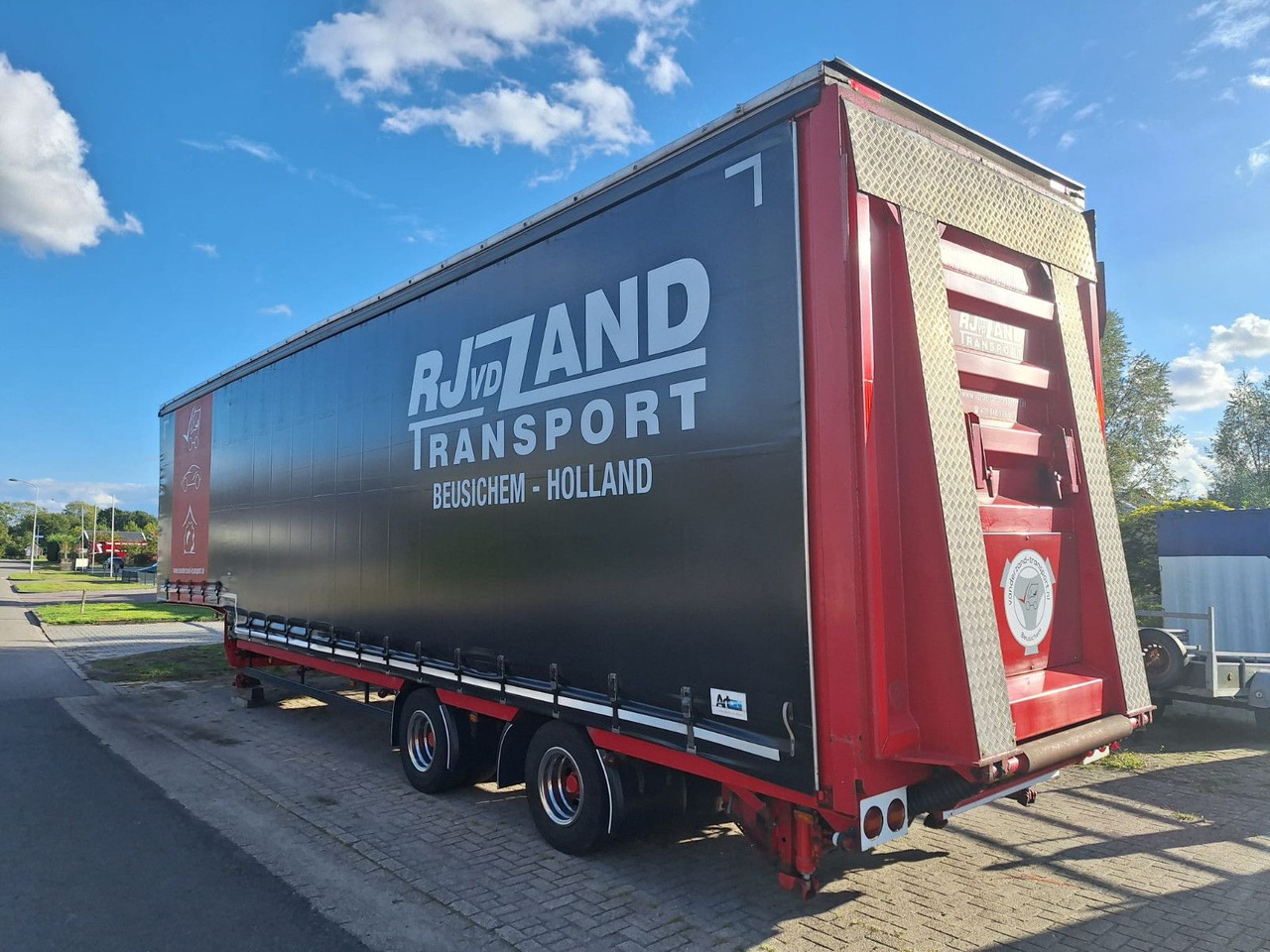 Leasing de Meusburger 2-Achs-Gabelstaplertransporter Rampe Dhollandia Meusburger 2-Achs-Gabelstaplertransporter Rampe Dhollandia: foto 11 Leasing de Meusburger 2-Achs-Gabelstaplertransporter Rampe Dhollandia Meusburger 2-Achs-Gabelstaplertransporter Rampe Dhollandia: foto 11