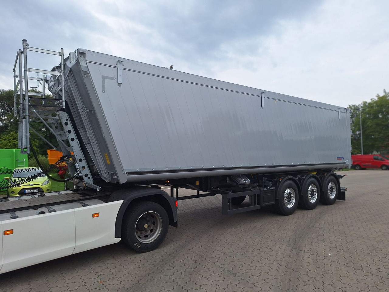 Schmitz Cargobull Kipper 52m³ mit gekröpftem Chassis - Semirremolque volquete: foto 3 Schmitz Cargobull Kipper 52m³ mit gekröpftem Chassis - Semirremolque volquete: foto 3