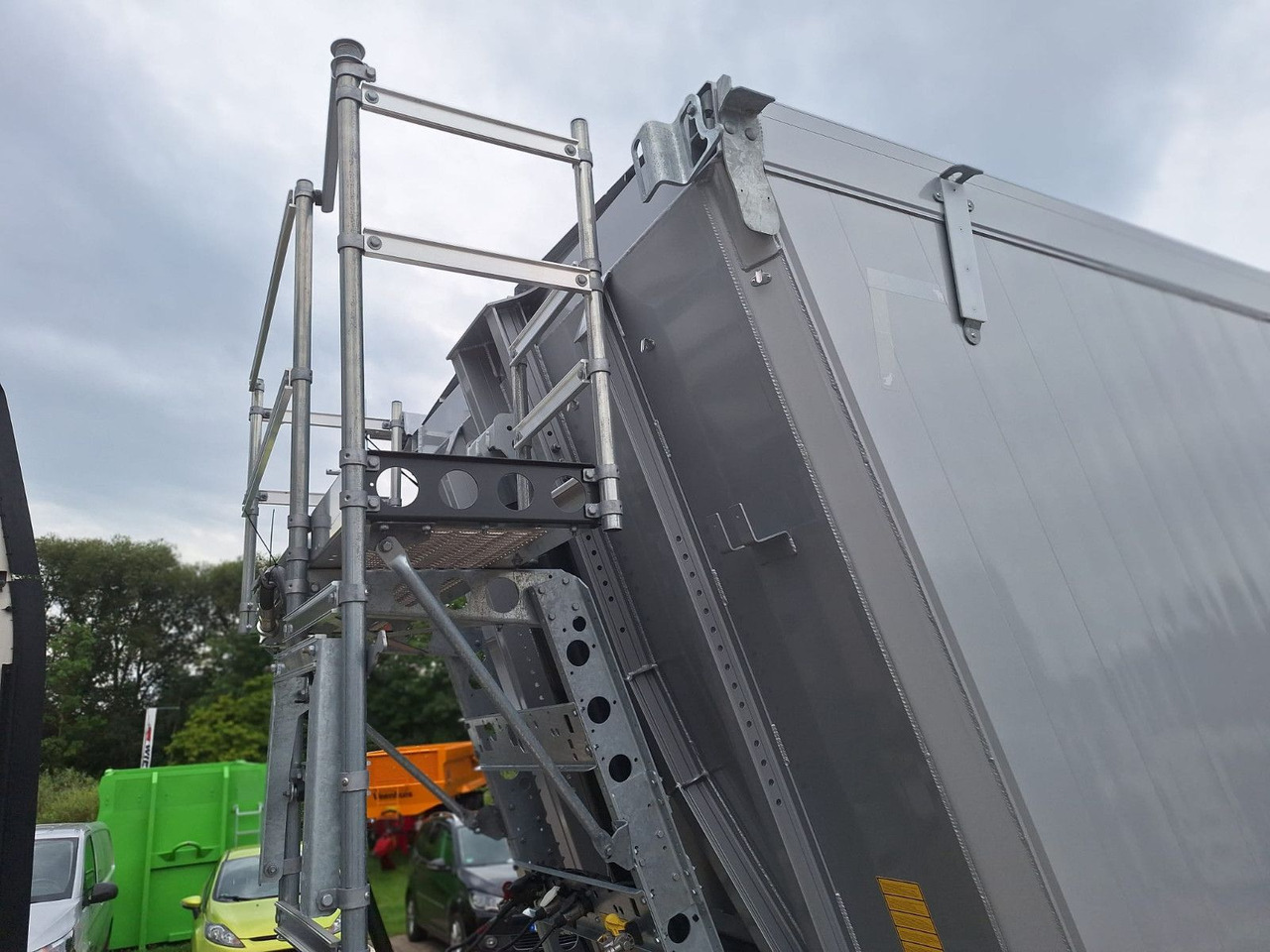 Schmitz Cargobull Kipper 52m³ mit gekröpftem Chassis - Semirremolque volquete: foto 5 Schmitz Cargobull Kipper 52m³ mit gekröpftem Chassis - Semirremolque volquete: foto 5