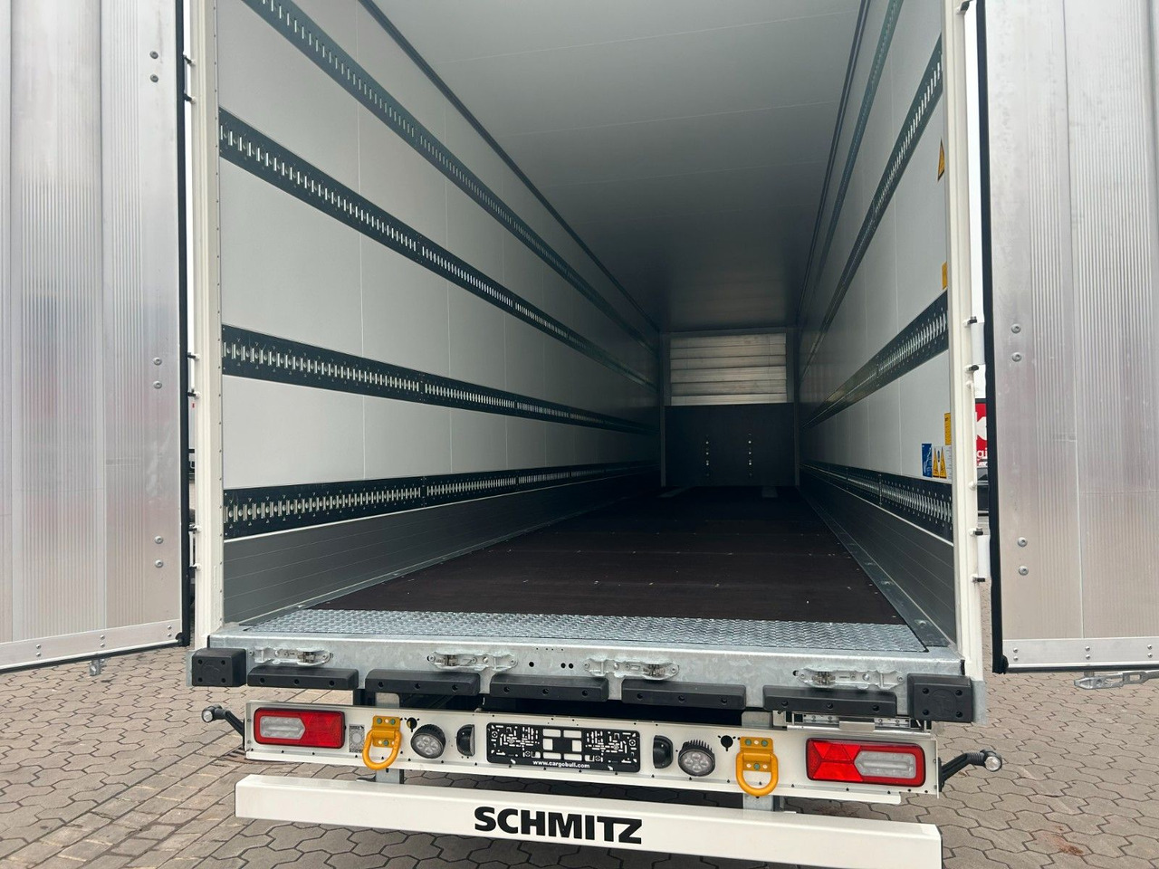 Schmitz Cargobull Mega Koffer - Trockenfrachter FERROPLAST - Semirremolque caja cerrada: foto 4 Schmitz Cargobull Mega Koffer - Trockenfrachter FERROPLAST - Semirremolque caja cerrada: foto 4