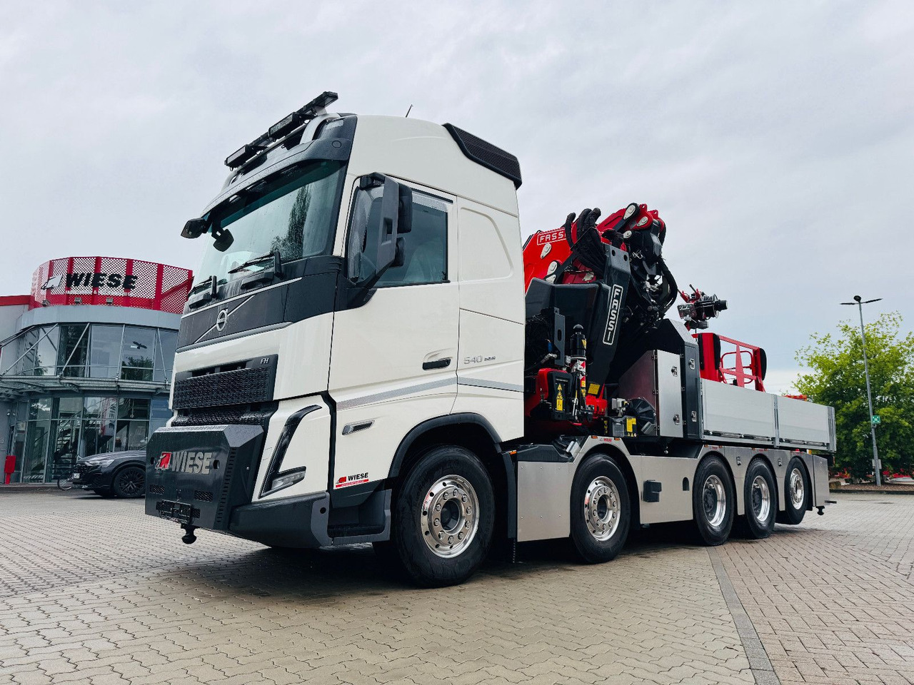 Volvo FH540 10x4 mit F1150 Ladekran, Sattelzugmaschine - Camión grúa: foto 4 Volvo FH540 10x4 mit F1150 Ladekran, Sattelzugmaschine - Camión grúa: foto 4