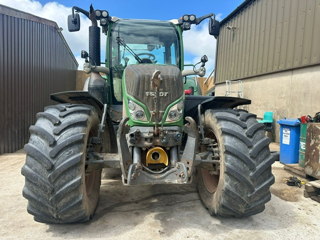 FENDT 724 Plus - Tractor: foto 1 FENDT 724 Plus - Tractor: foto 1