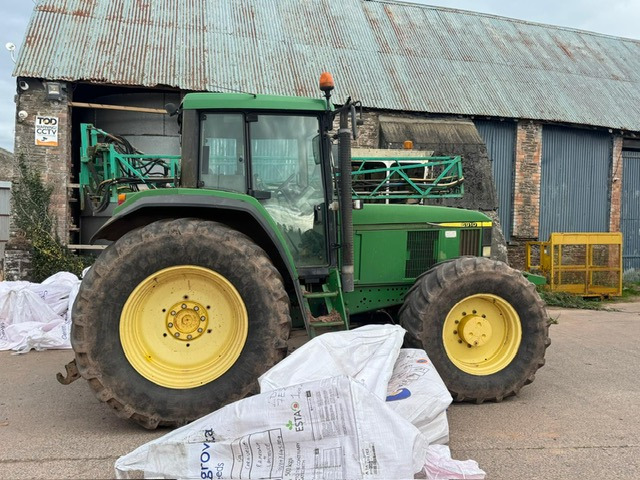 JOHN DEERE 6910 - Tractor: foto 2 JOHN DEERE 6910 - Tractor: foto 2
