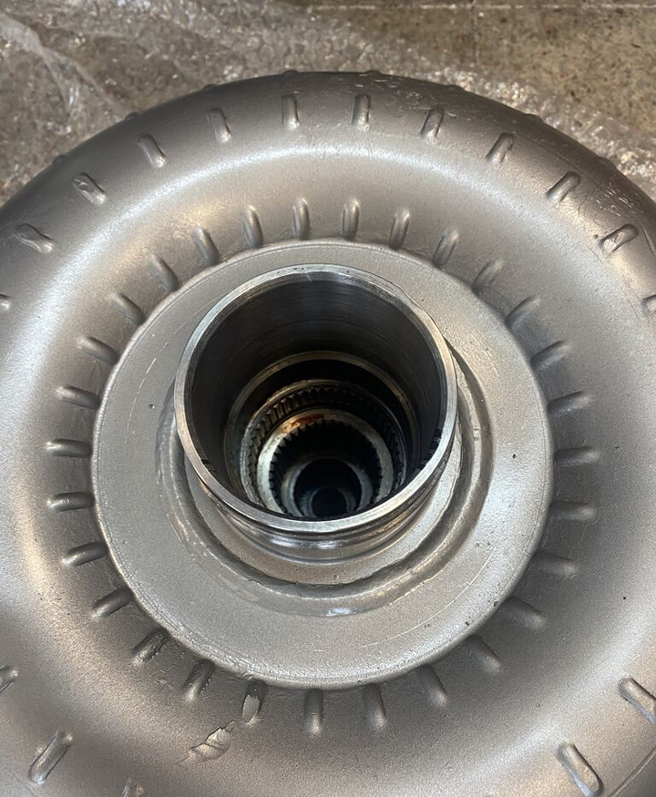 John Deere TORK KONVERTÖR John Deere 744H ZF 4646054034 - 4 WG 260 , 4646054015 – 4WG260 – AT209544 – John Deere 744H , 544H – 4WG160 – AT209715 – 4646054015 – John Deere , 544J – 4WG160 – 465605405 - Transmisión para Cargadora de ruedas: foto 1 John Deere TORK KONVERTÖR John Deere 744H ZF 4646054034 - 4 WG 260 , 4646054015 – 4WG260 – AT209544 – John Deere 744H , 544H – 4WG160 – AT209715 – 4646054015 – John Deere , 544J – 4WG160 – 465605405 - Transmisión para Cargadora de ruedas: foto 1