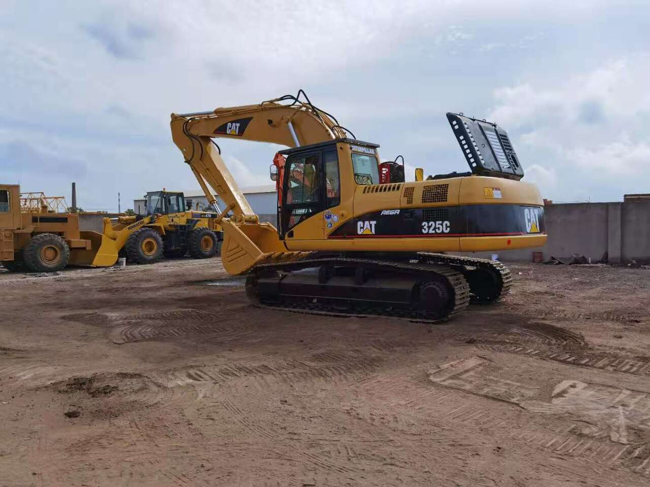 CATERPILLAR 325C - Excavadora de cadenas: foto 3 CATERPILLAR 325C - Excavadora de cadenas: foto 3