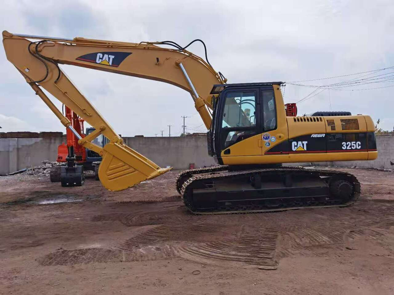 CATERPILLAR 325C - Excavadora de cadenas: foto 1 CATERPILLAR 325C - Excavadora de cadenas: foto 1