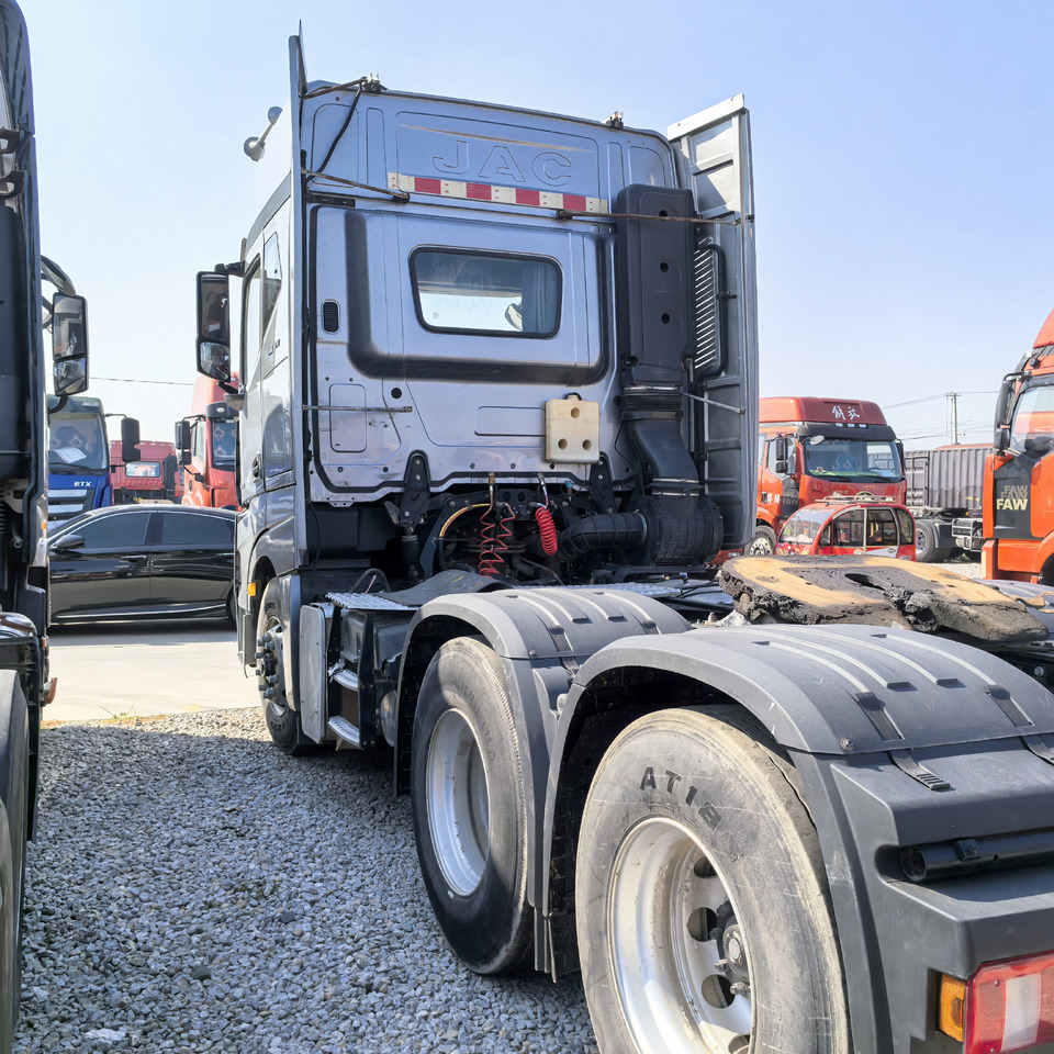 JAC 6x4 K7 - Cabeza tractora: foto 4 JAC 6x4 K7 - Cabeza tractora: foto 4