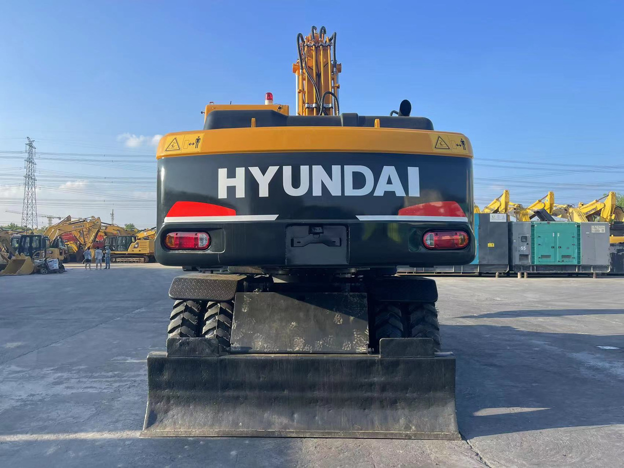 Hyundai R210W-9 - Excavadora de ruedas: foto 4 Hyundai R210W-9 - Excavadora de ruedas: foto 4