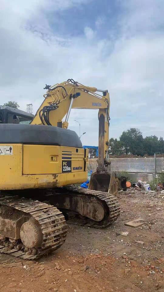 KOMATSU PC228US - Excavadora de cadenas: foto 2 KOMATSU PC228US - Excavadora de cadenas: foto 2