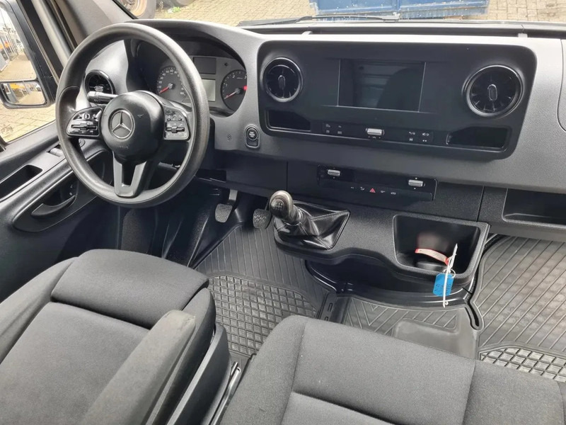 Foto del interior 1: Furgón Mercedes-Benz Sprinter 314 CDI L2H2 EURO 6/ Airco/ Navi/ Camera