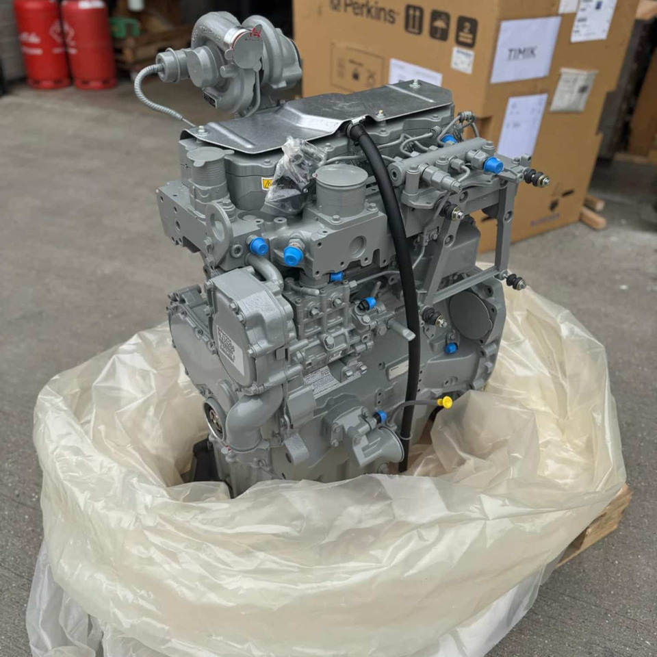 New Perkins 1104D-E44TA NJ Massey Ferguson Tractor Engine - Motor: foto 1 New Perkins 1104D-E44TA NJ Massey Ferguson Tractor Engine - Motor: foto 1
