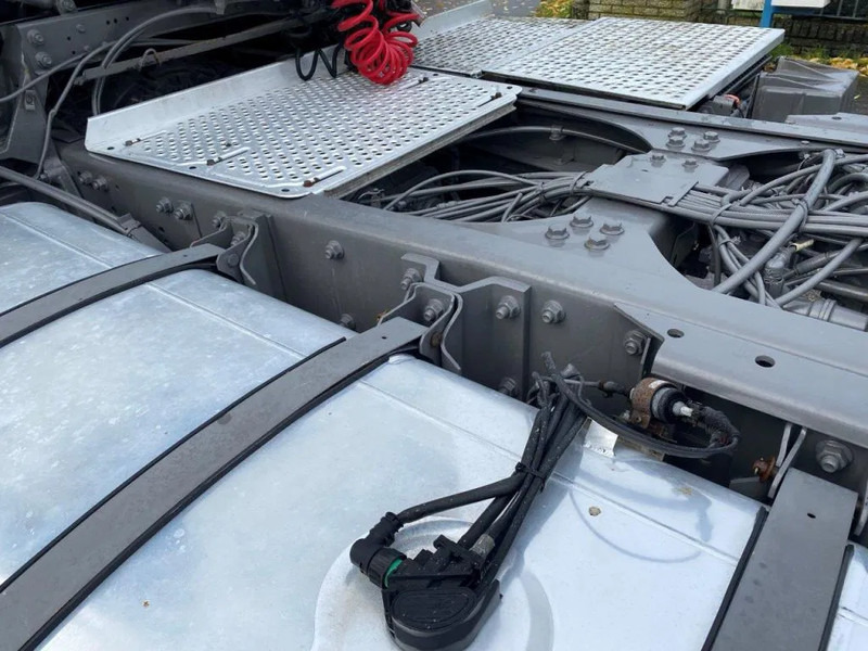 Cabeza tractora DAF CF 85.410 85CF 410 AUTOMATIC: foto 12 Cabeza tractora DAF CF 85.410 85CF 410 AUTOMATIC: foto 12