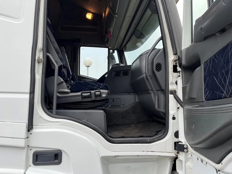 Iveco Stralis 440.48 MANUAL ZF GEARBOX CLEAN CONDITION - Cabeza tractora: foto 5 Iveco Stralis 440.48 MANUAL ZF GEARBOX CLEAN CONDITION - Cabeza tractora: foto 5
