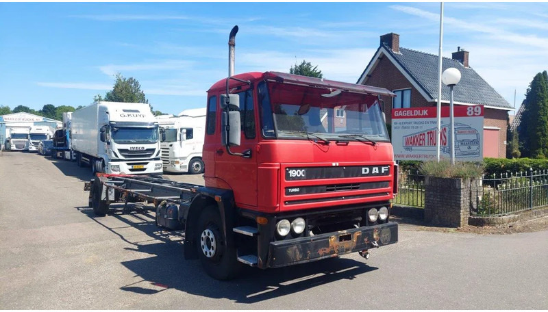 DAF 1900 4X2 HOLLAND TUCK FULL STEEL SUSPENSION MANUAL GEARBOX - Camión chasis: foto 3 DAF 1900 4X2 HOLLAND TUCK FULL STEEL SUSPENSION MANUAL GEARBOX - Camión chasis: foto 3