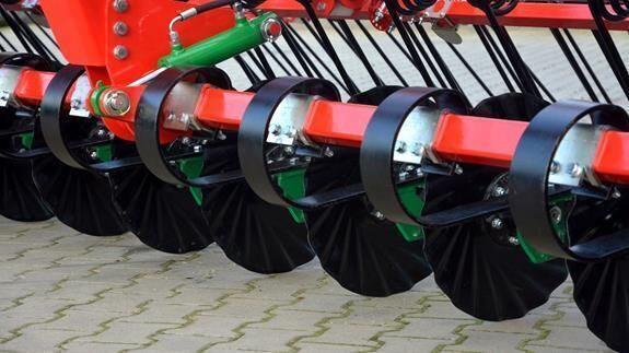 AGRO-MASZ Brona Mulczowa BM75 - Grada de púas: foto 4 AGRO-MASZ Brona Mulczowa BM75 - Grada de púas: foto 4