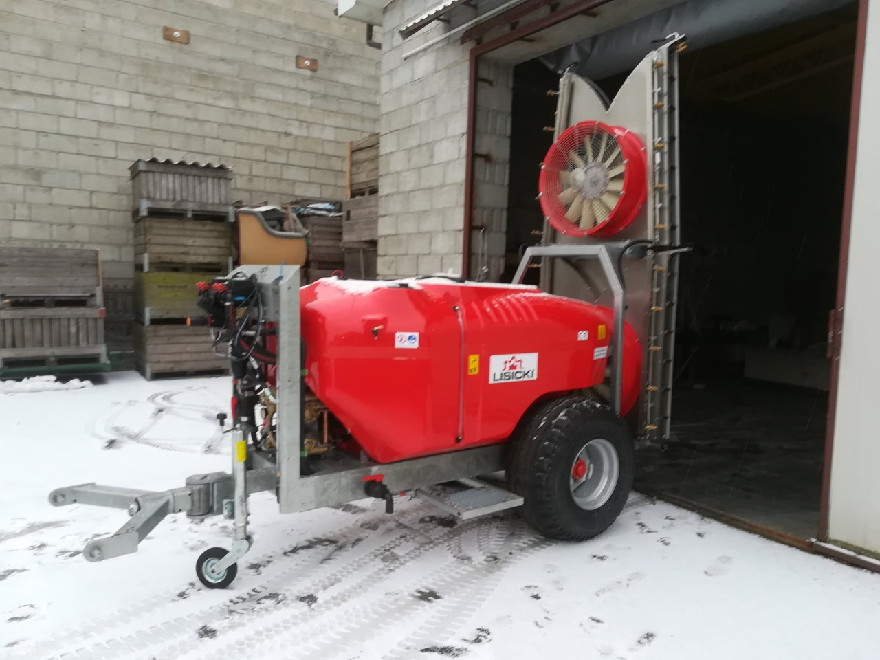 Lisicki Opryskiwacz sadowniczy / Orchard sprayer - Pulverizador arrastrado: foto 4 Lisicki Opryskiwacz sadowniczy / Orchard sprayer - Pulverizador arrastrado: foto 4