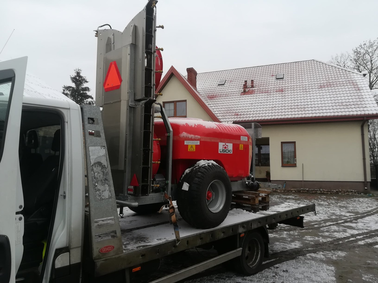 Lisicki Opryskiwacz sadowniczy / Orchard sprayer - Pulverizador arrastrado: foto 1 Lisicki Opryskiwacz sadowniczy / Orchard sprayer - Pulverizador arrastrado: foto 1