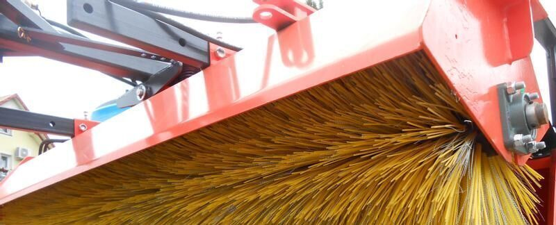 METAL-TECHNIK Zamiatarka 2m/ New Sweeper / Barredora de 2 m - Barredora cucharón para Barredora vial: foto 2 METAL-TECHNIK Zamiatarka 2m/ New Sweeper / Barredora de 2 m - Barredora cucharón para Barredora vial: foto 2