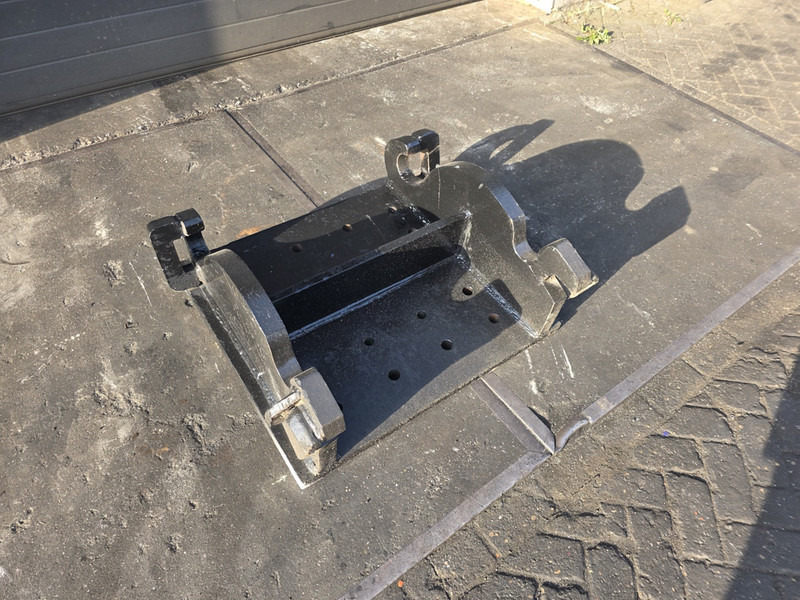 Kopplaat cw 45 adaptor plate verachtert cw 45 breedt - Acoplamiento rápido para Maquinaria de construcción: foto 2 Kopplaat cw 45 adaptor plate verachtert cw 45 breedt - Acoplamiento rápido para Maquinaria de construcción: foto 2