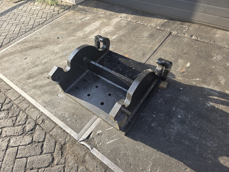 Kopplaat cw 45 adaptor plate verachtert cw 45 breedt - Acoplamiento rápido para Maquinaria de construcción: foto 1 Kopplaat cw 45 adaptor plate verachtert cw 45 breedt - Acoplamiento rápido para Maquinaria de construcción: foto 1