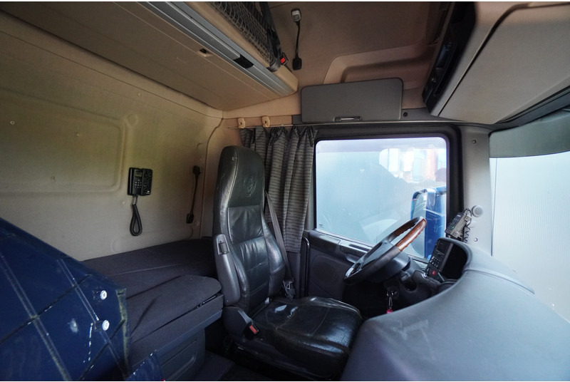 Foto del interior 1: Leasing de Scania R420 6X2/4 TOPLINE WITHOUT DOCUMENTS Scania R420 6X2/4 TOPLINE WITHOUT DOCUMENTS