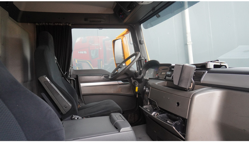 MAN TGS 35.440 8X4 2 SIDE TIPPER WITH HMF Z 1943 CRANE 415.000KM - Camión grúa: foto 5 MAN TGS 35.440 8X4 2 SIDE TIPPER WITH HMF Z 1943 CRANE 415.000KM - Camión grúa: foto 5