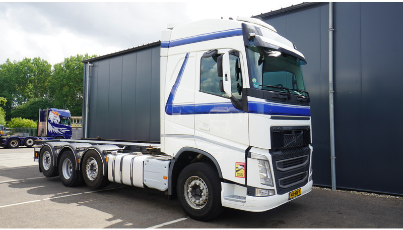 Volvo FH 460 8X2 20 FT CONTAINER TRANSPORT TRUCK - Camión portacontenedore/ Intercambiable: foto 4 Volvo FH 460 8X2 20 FT CONTAINER TRANSPORT TRUCK - Camión portacontenedore/ Intercambiable: foto 4