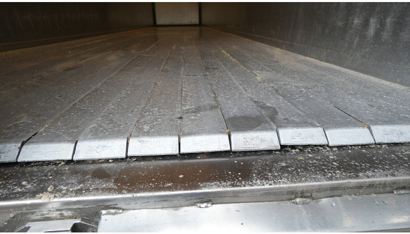 Kraker 3 AXLE WALKING FLOOR TRAILER - Semirremolque piso movil: foto 5 Kraker 3 AXLE WALKING FLOOR TRAILER - Semirremolque piso movil: foto 5
