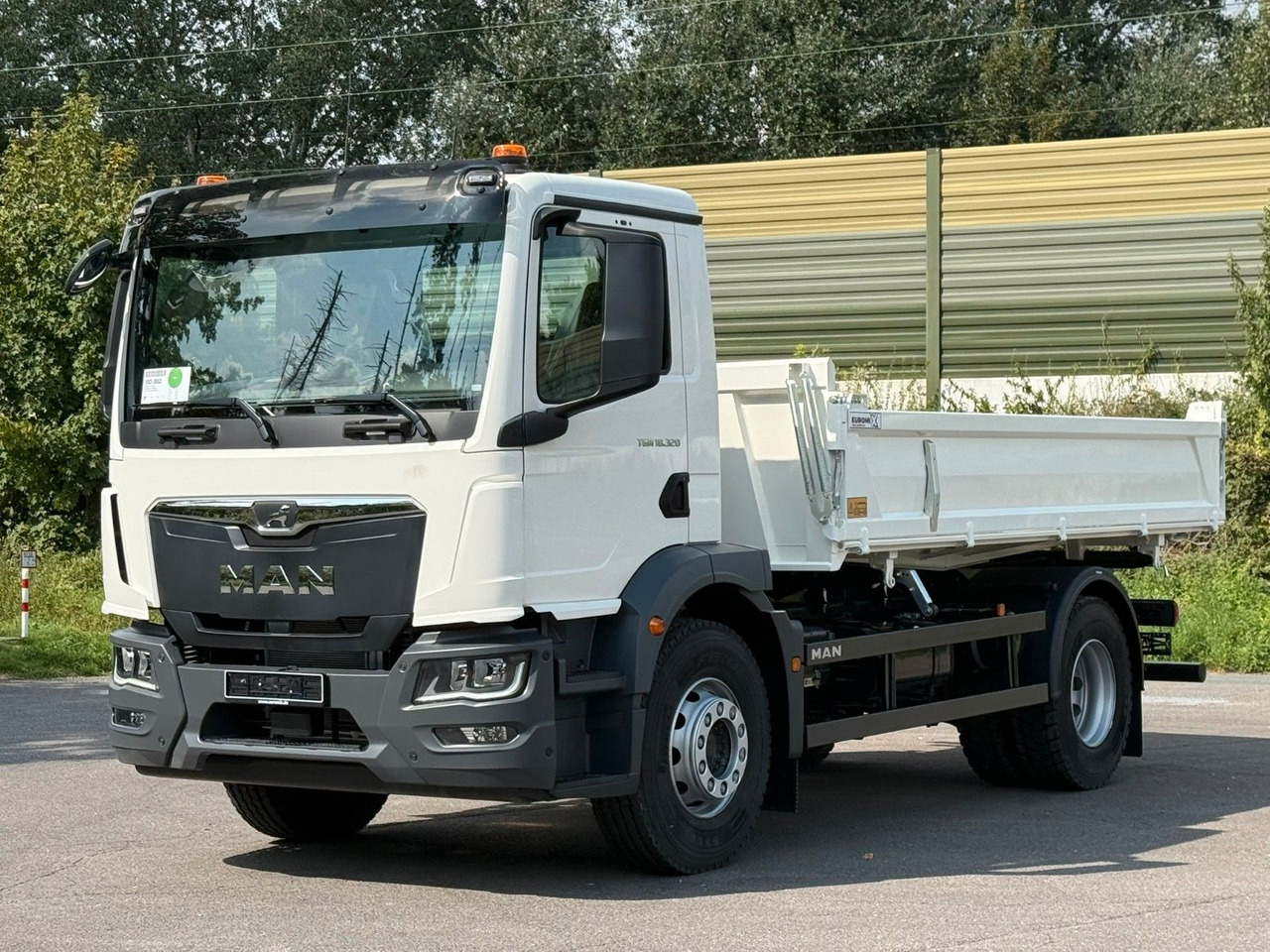 MAN TGM 18.320 4X2 / Euro 6e 3-Seiten-Kipper - Camión volquete: foto 1 MAN TGM 18.320 4X2 / Euro 6e 3-Seiten-Kipper - Camión volquete: foto 1