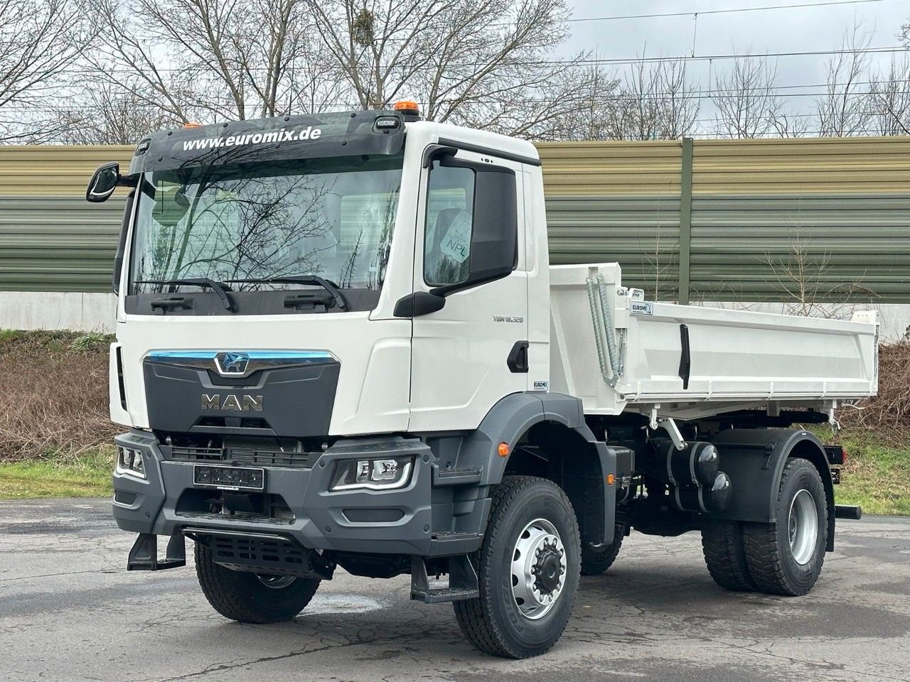 MAN TGM 18.320 4X4 Euro 6e Euromix 3-Seiten-Kipper - Camión volquete: foto 2 MAN TGM 18.320 4X4 Euro 6e Euromix 3-Seiten-Kipper - Camión volquete: foto 2
