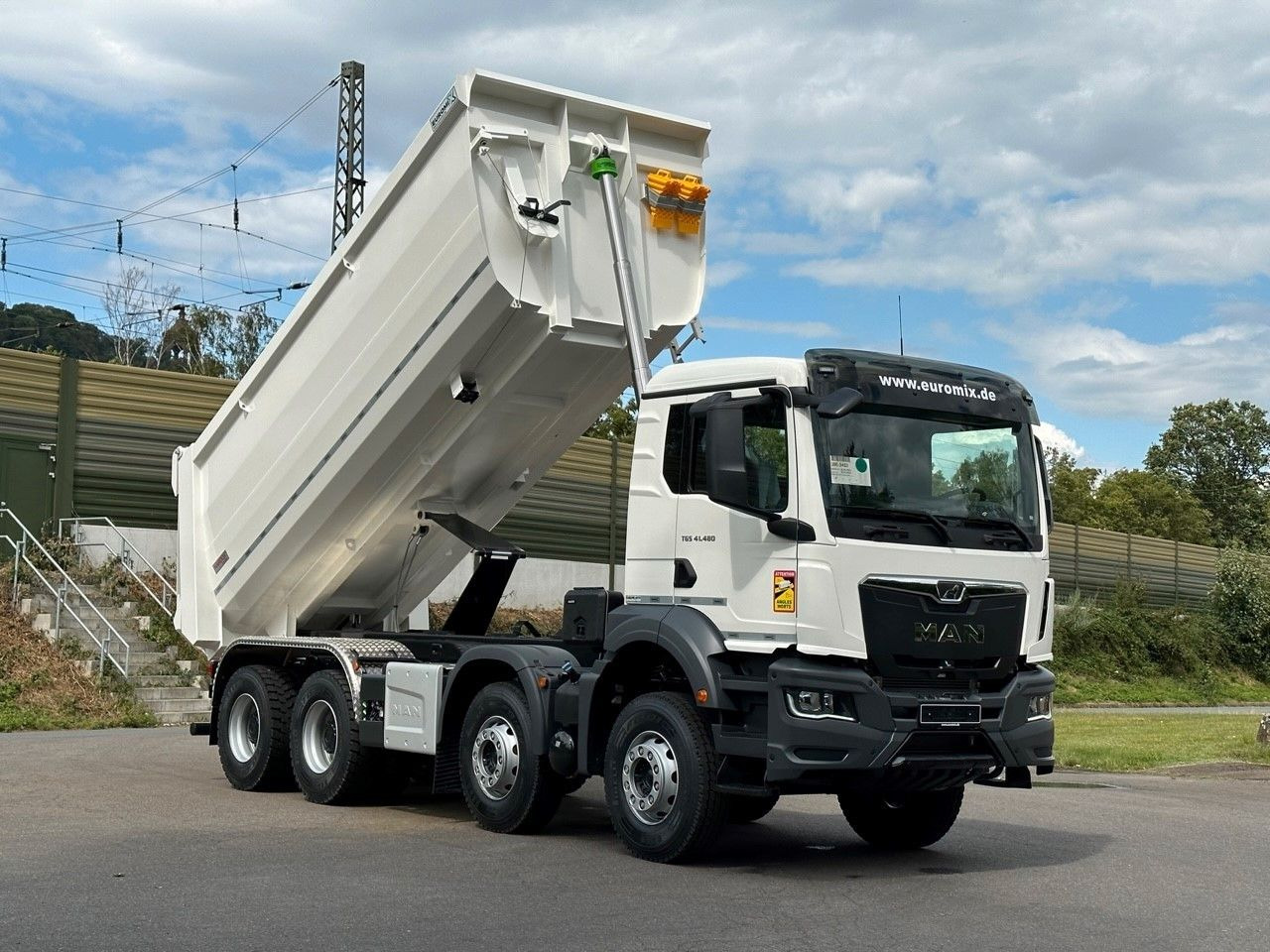 MAN TGS 41.440 8x4 EuromixMTP Mulden-Kipper - Camión volquete: foto 1 MAN TGS 41.440 8x4 EuromixMTP Mulden-Kipper - Camión volquete: foto 1