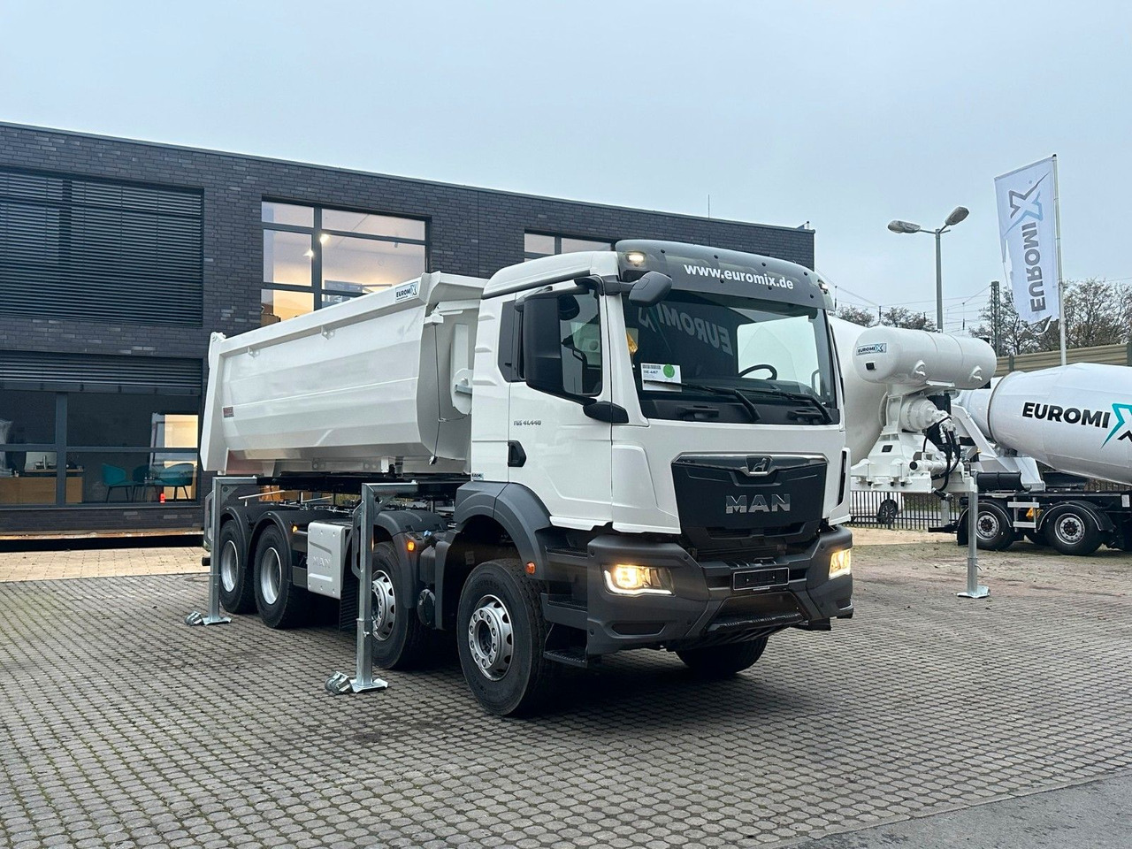 Leasing de  MAN TGS 41.480 8x4 WECHSELSYSTEM KIPPER+MISCHER MAN TGS 41.480 8x4 WECHSELSYSTEM KIPPER+MISCHER: foto 25