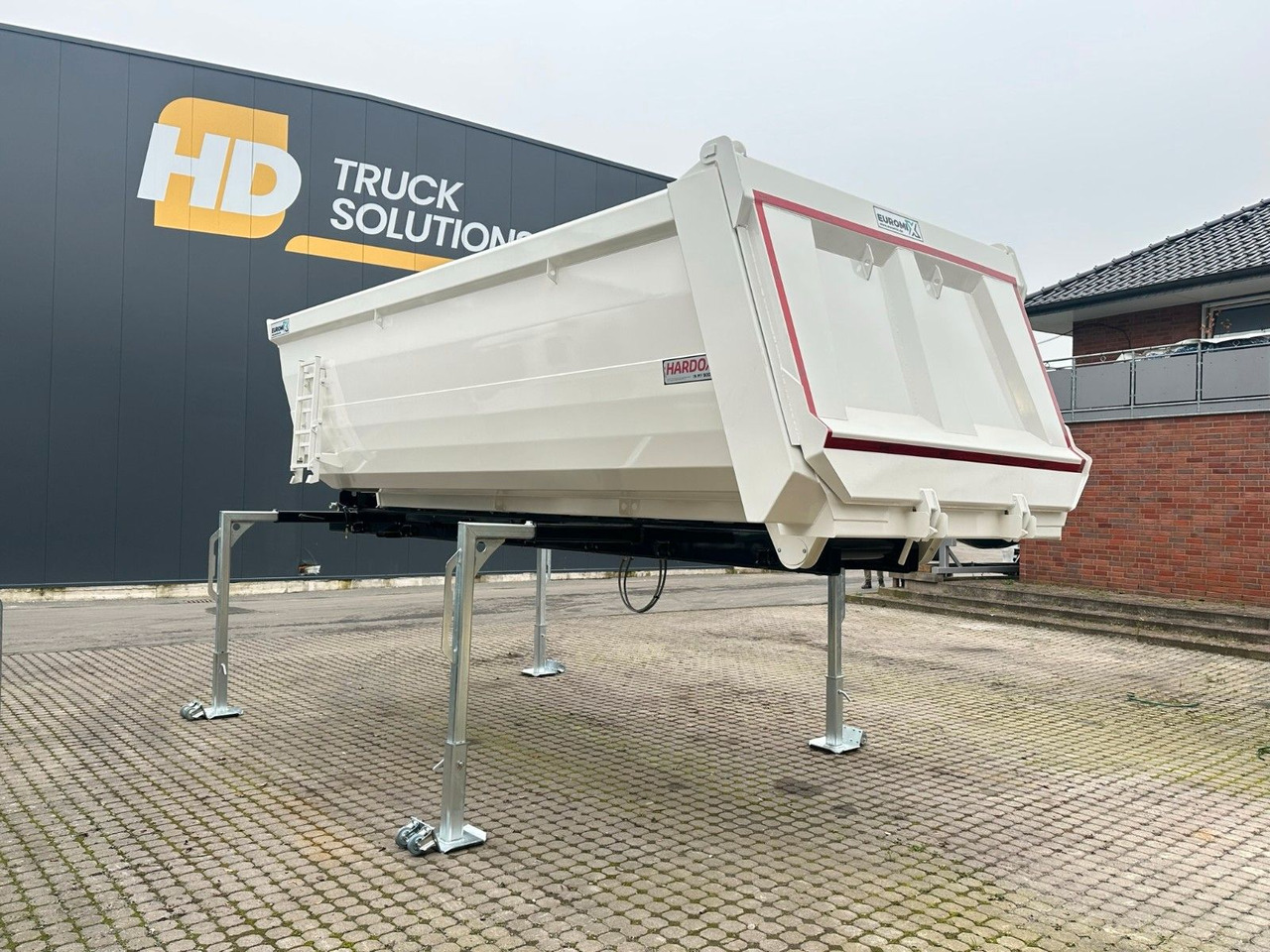 Leasing de  MAN TGS 41.480 8x4 WECHSELSYSTEM KIPPER+MISCHER MAN TGS 41.480 8x4 WECHSELSYSTEM KIPPER+MISCHER: foto 18