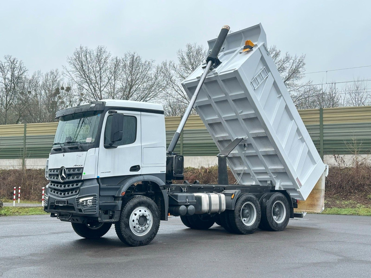 Mercedes-Benz 4048 6X4 Arcos 5 EuromixMTP Dumper Kipper - Camión volquete: foto 2 Mercedes-Benz 4048 6X4 Arcos 5 EuromixMTP Dumper Kipper - Camión volquete: foto 2